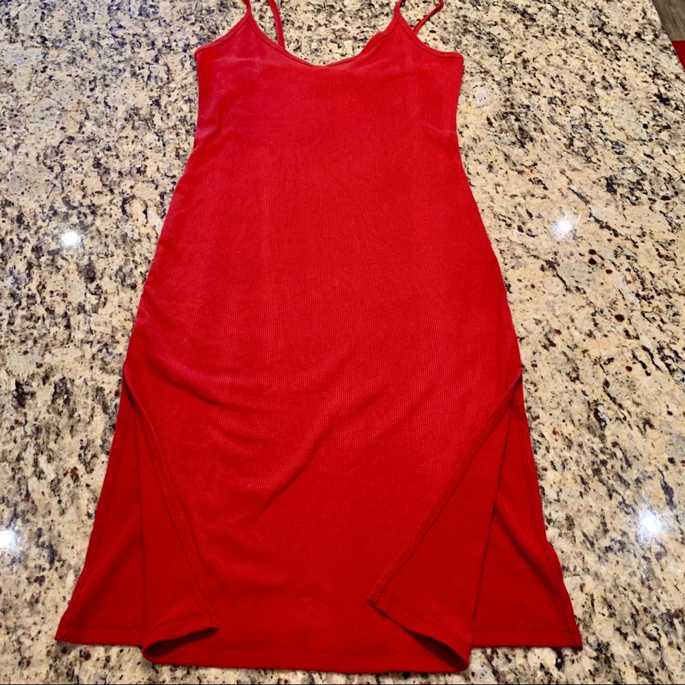 Red F21 body con midi w/ slit